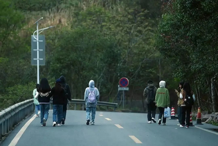  没等到日出，大学生纷纷下山了