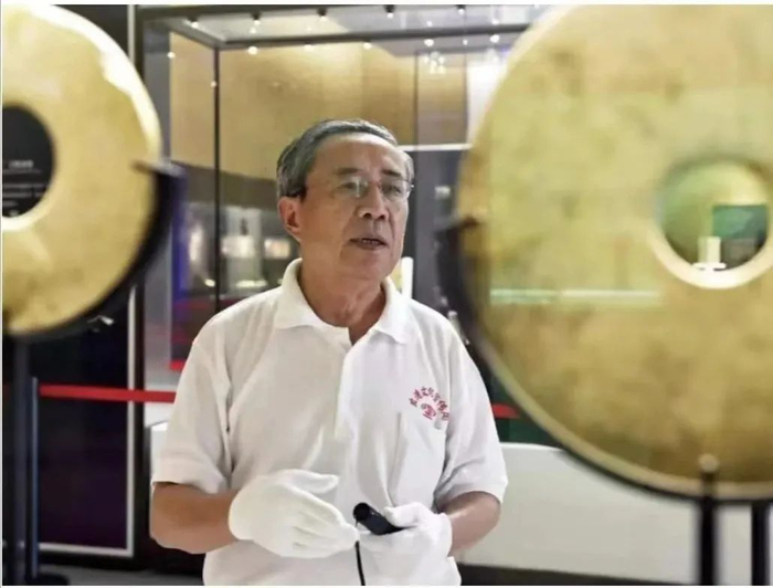 王明达在博物馆内讲解。 受访者 供图