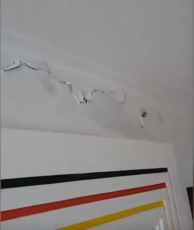 ▲业主发的自家房屋受损图片