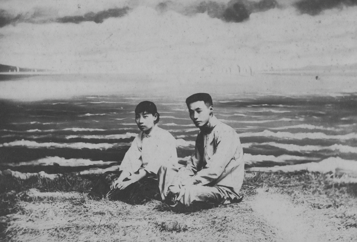 殷履安与顾颉刚合影，1920年于苏州