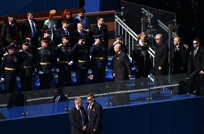 当地时间2023年5月9日，俄罗斯莫斯科，普京出席在莫斯科举行的胜利日阅兵式现场。视觉中国 图