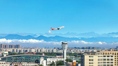 成都双流国际机场。 肖建 摄