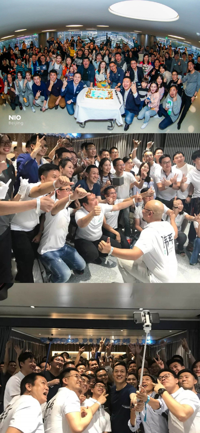 图：李斌在多场合与粉丝合影