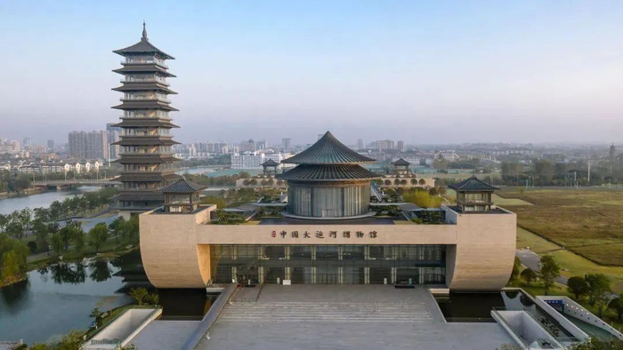 ▲位于扬州三湾古运河畔的中国大运河博物馆。（图片来源：视觉中国）