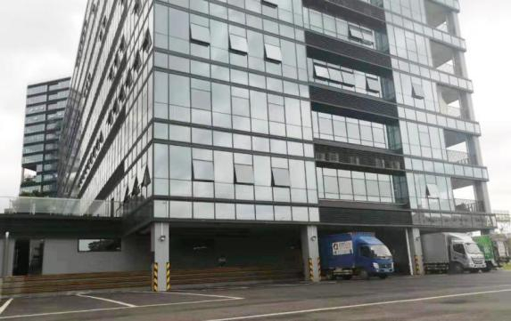 图：工业大厦内部实际生产场景