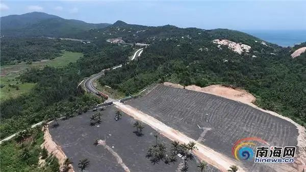 龙楼镇213地块（石头公园西侧）观看点。记者 刘洋 摄