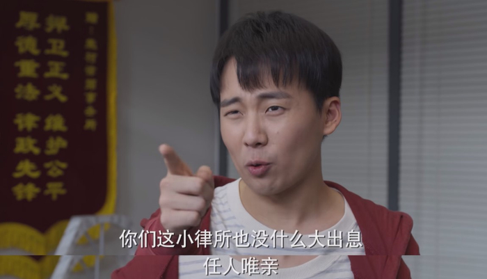潘岩刚签完合同，差点就被炒了