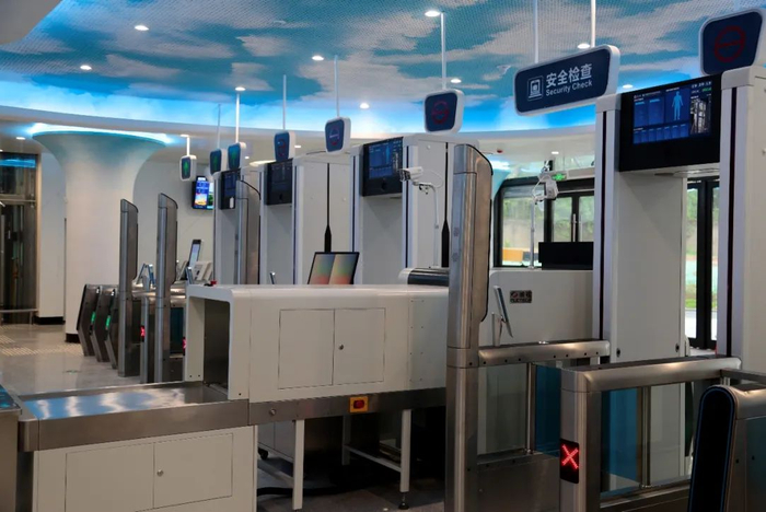 检票检一体机。韩新毅 摄