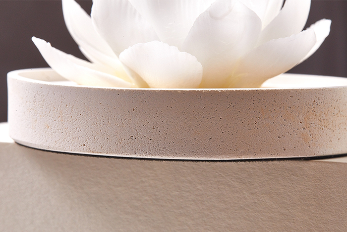 *香氛建议用量：近身品香3-5滴；空间拓香5-10滴。