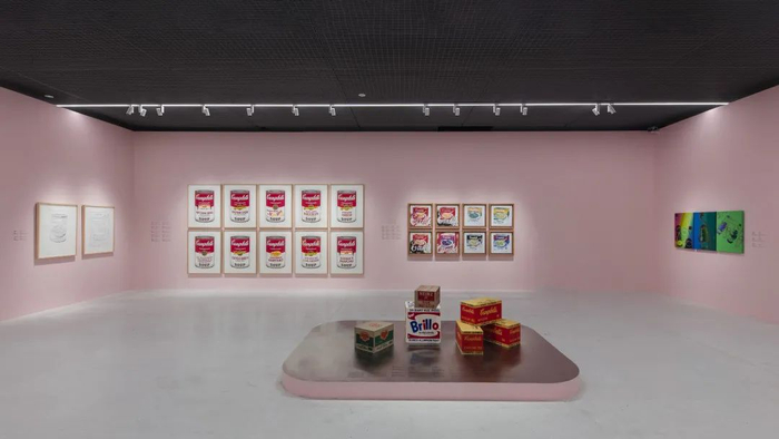 2021年，上海UCCA Edge“成为安迪·沃霍尔”展览现场