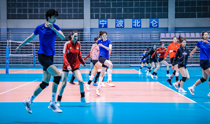 中国女排在宁波北仑集训。