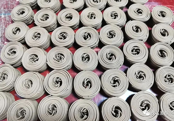 沉香盘香自动生产线。