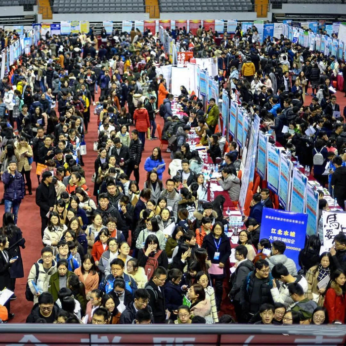 僧多粥少，为了不毕业就失业