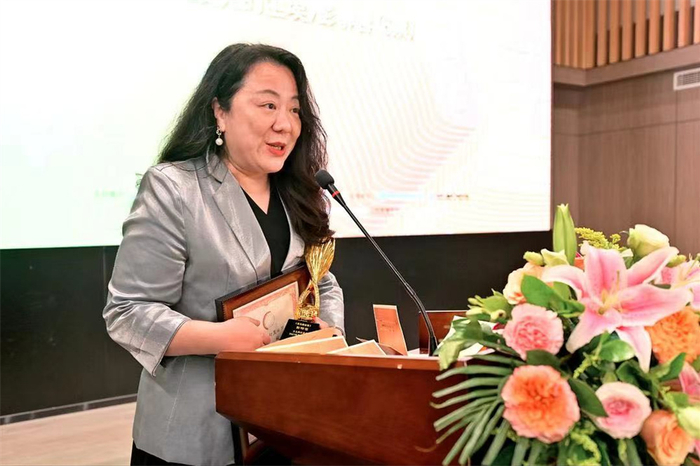 2021年度中长篇小说金奖得主彭柳蓉