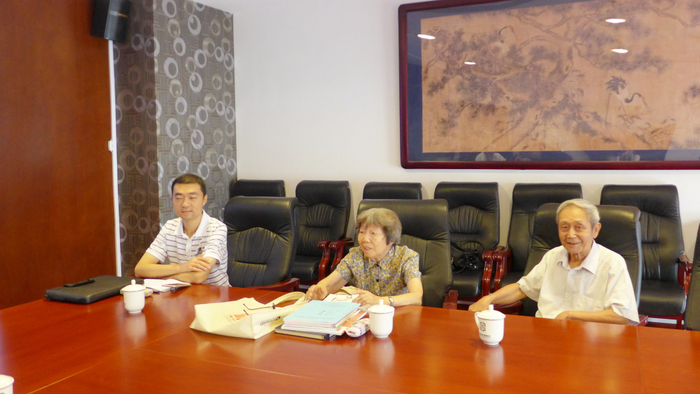 △ 朱钧珍教授先后多次来馆为中国园林博物馆园林事业的扶持献言献策