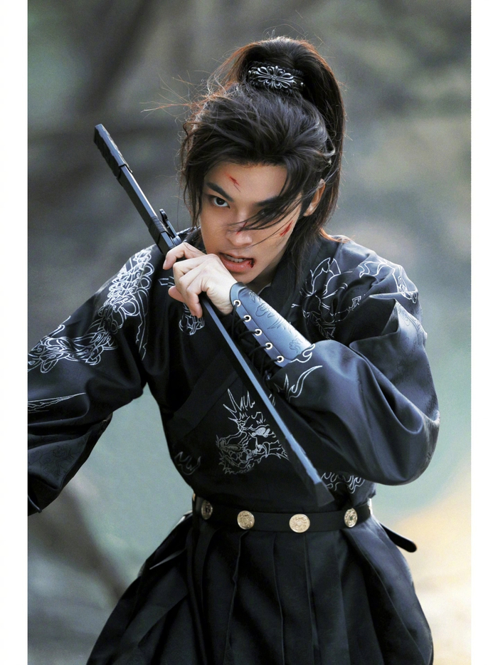 侯明昊的汉服写真真的很有快意江湖的感觉|侯明昊|快意江湖_新浪新闻