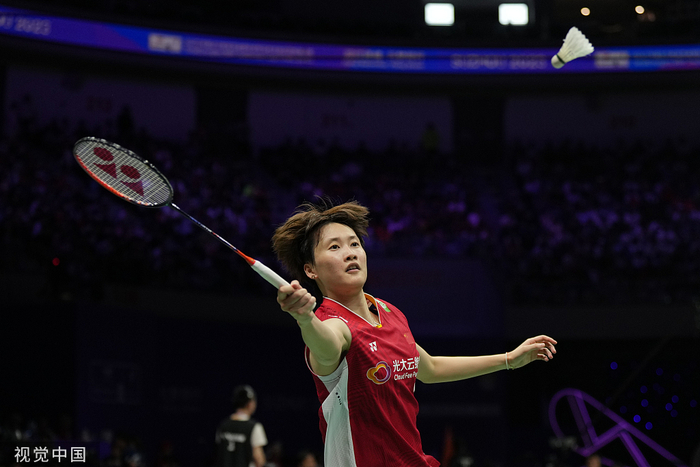 陈雨菲轻松击败对手。