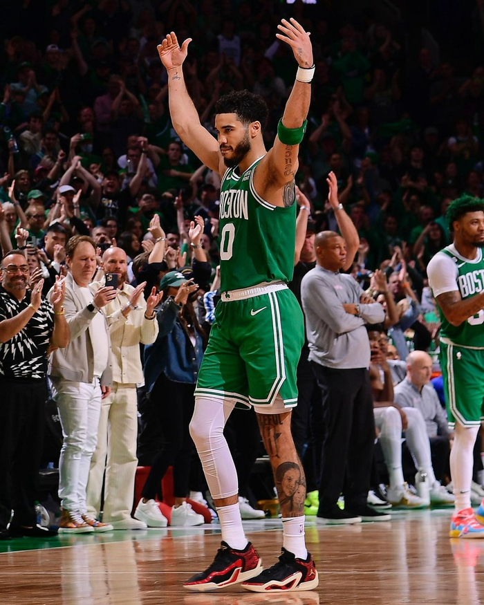 詹姆斯·哈登adidas harden vol.