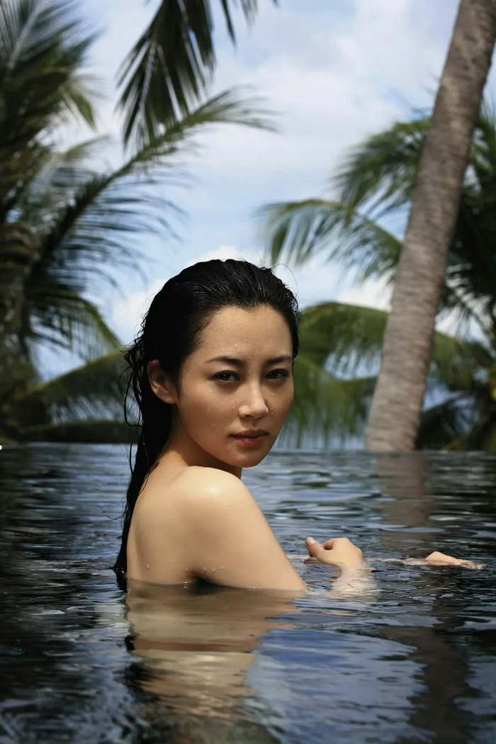 徐娇回应泳装照争议