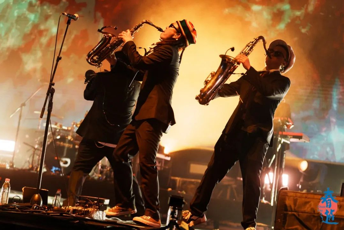 再没法忽略.作为一个不怎么听雷鬼音乐的人,之前从未注意到他们.