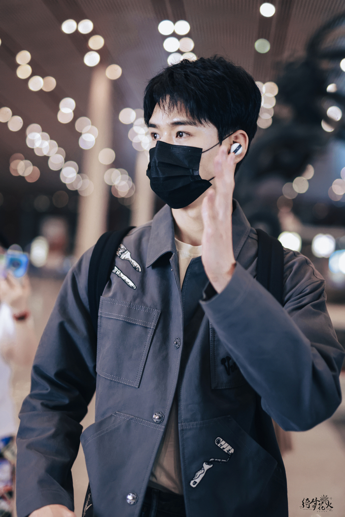 龚俊机场出发饭拍路透|龚俊|路透_新浪新闻