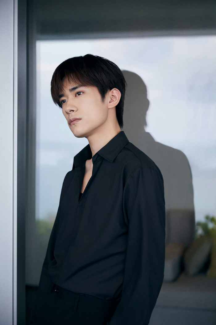 易烊千玺侧颜路透 67 晚宴上的千玺,侧颜好帅|路透|易烊千玺|tfboys