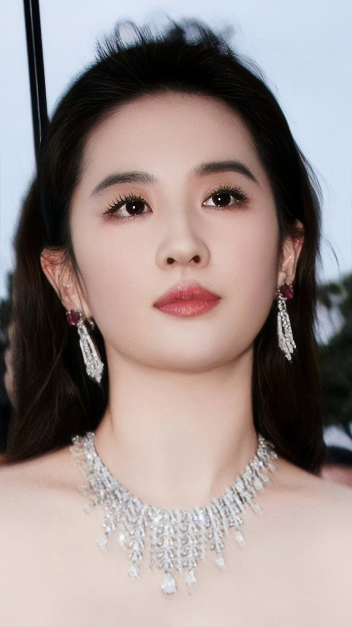 刘亦菲怼脸,感受一下茜茜公主的美貌 暴击,妈生美貌就是抗镜头|刘亦菲