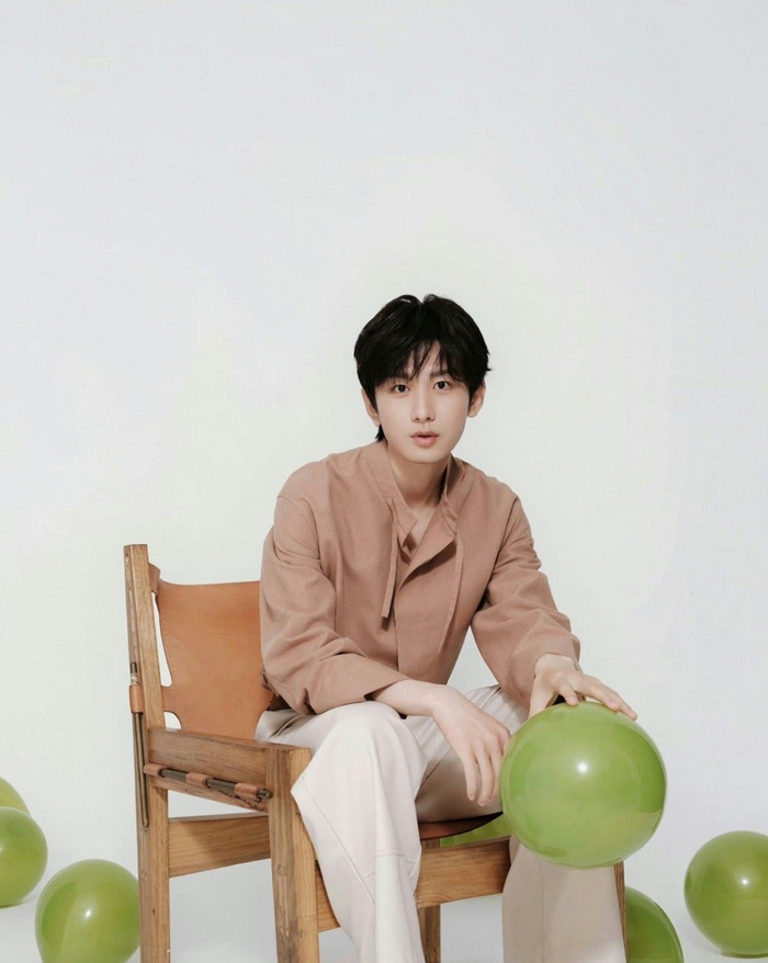 侯明昊给成毅生日直播送祝福,真的关系很好呀……|侯明昊|成毅|生日