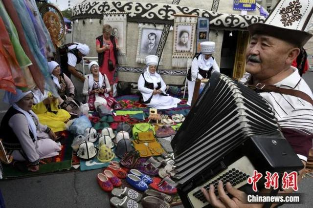 2021年8月31日，吉尔吉斯斯坦民众庆祝独立日。Vladimir Voronin 摄