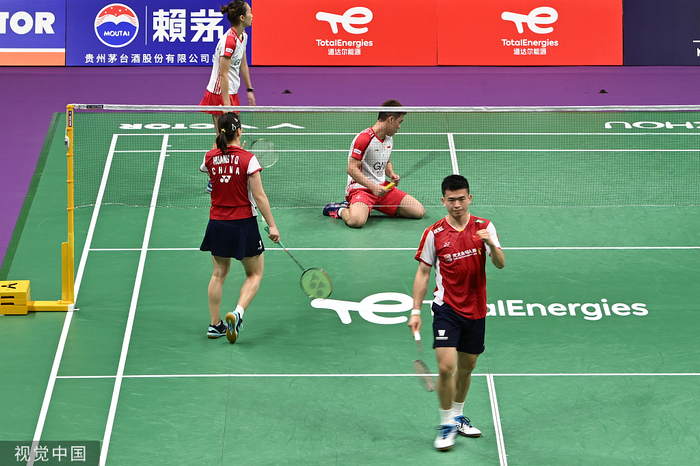 郑思维/黄雅琼击败马蒂亚斯/马厄隆。