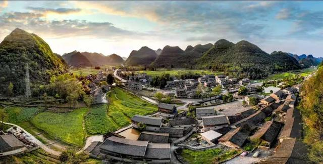 一村一景 | 贵州册亨县威旁村:布依古寨展新姿|贵州省_新浪新闻