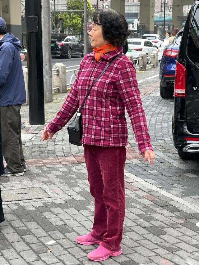 中国大妈的4个"穿搭雷区",老土又俗气!看完你还敢照着穿吗?