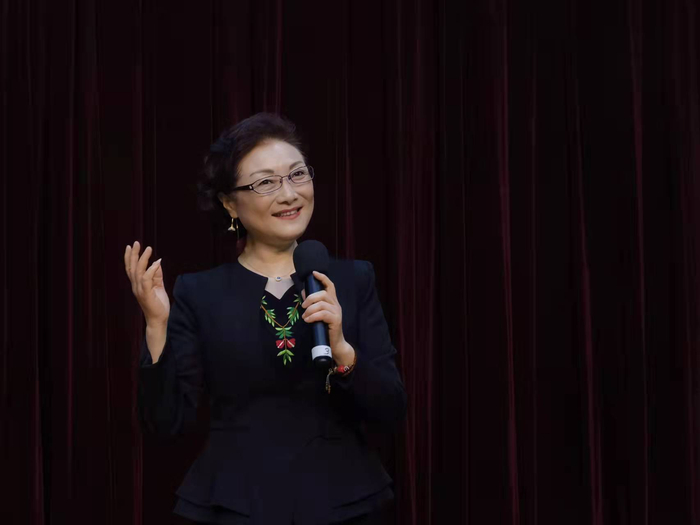 民间文艺家协会副主席张红玉