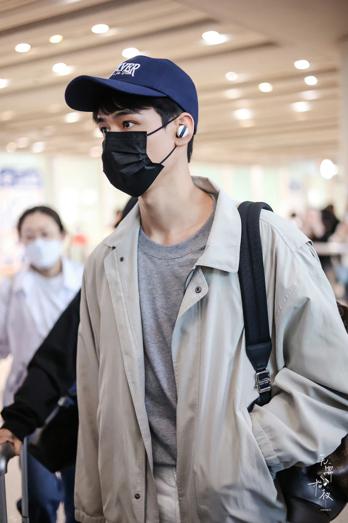 龚俊今日机场到达|龚俊_新浪新闻