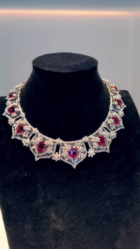 巴黎珠宝商serendipity推出的碧玺项链