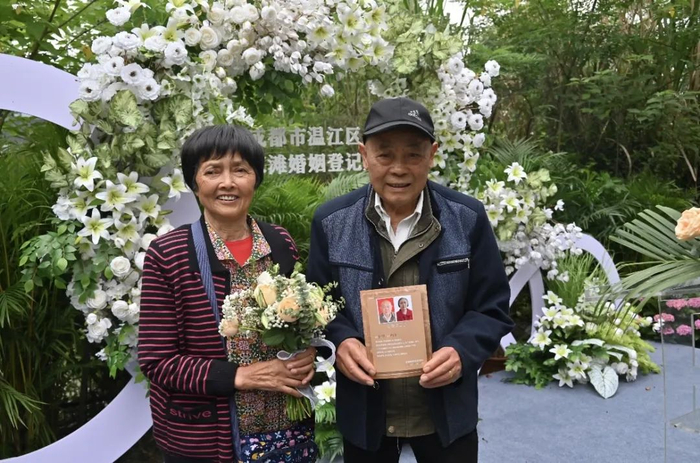 ▲雷洪昌、尹世英夫妻