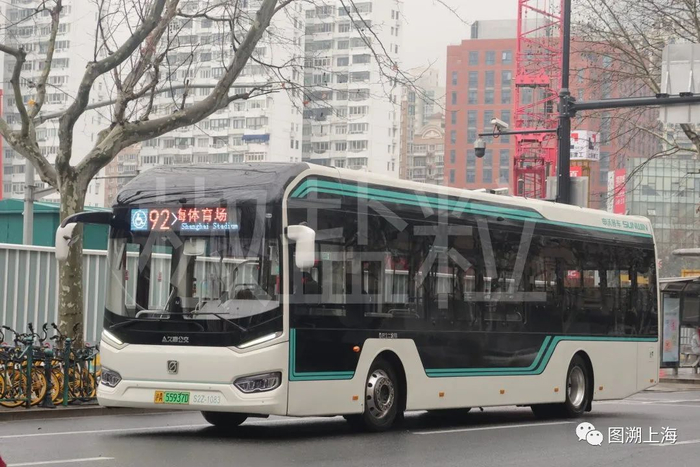 92路SWB6129BEV96G（S2Z）型客车，天钥桥路（魏家钧 摄）