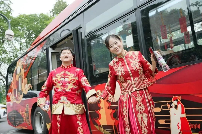 成都商报-红星新闻记者 张肇婷 董馨 胥婷