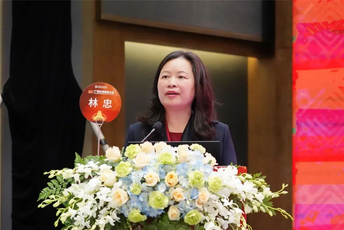 ▲广西壮族自治区生殖医院党委书记、院长，大会主席林忠致辞。