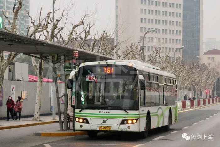 92路（761路代车）SWB6120V4LE（S2G）型客车，天钥桥路（魏家钧 摄）