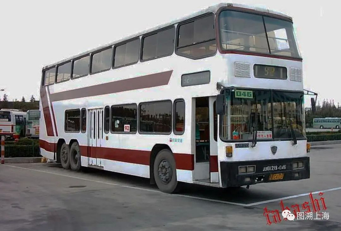 92路JLY6121S型双层客车，二汽莘庄场（网图）