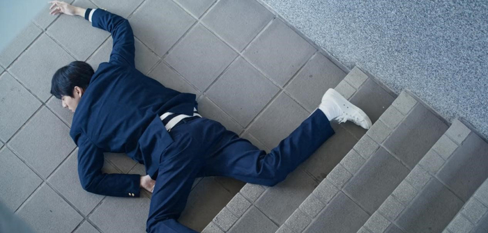 打怪小分队成员曹光砚二次元式的摔跤姿势