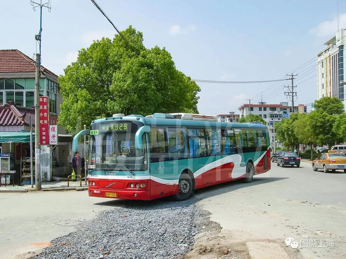 92路B线SWB6120KHV2-3（SWK）型客车，九亭汽车站（贺佳伟 摄）