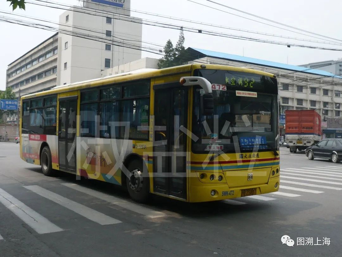 92路SWB6116HG型客车，漕宝路桂林路（李凯 摄）