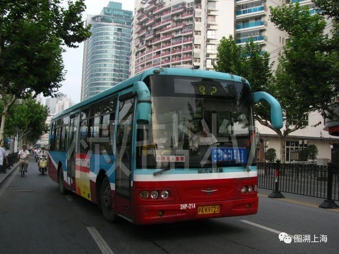 92路SWB6105HDP10-3（3HP）型客车，零陵路（魏家钧 摄）