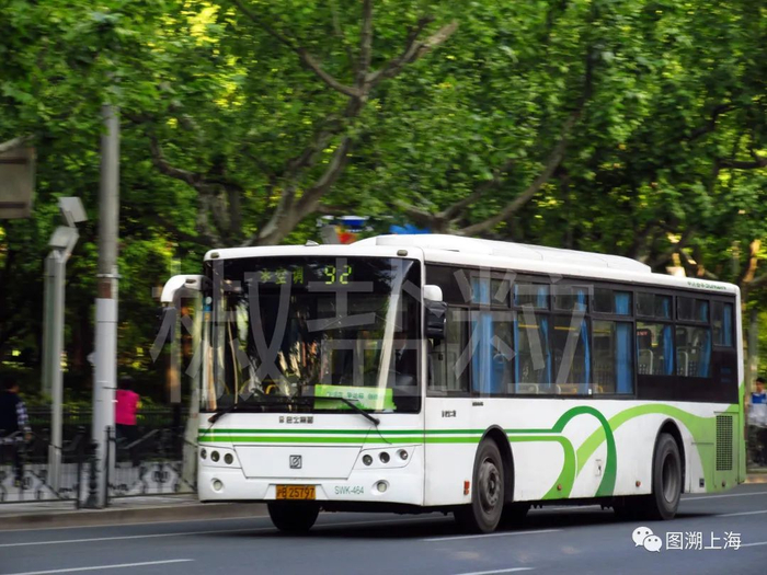 92路SWB6116HG型客车，天钥桥路（魏家钧 摄）