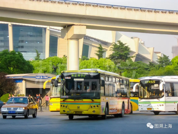 92路SWB6116HG（SWK）型客车，中山南二路（贺佳伟 摄）