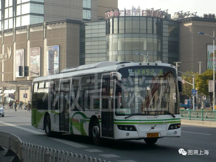 92路B线SWB6120V6LE（S2M）型客车，七宝@漕宝路（李凯 摄）