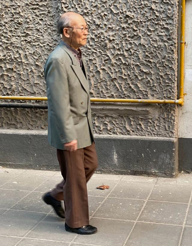 七八十岁男人:m型高额头,地中海怎么留发型?看上海爷爷就知道