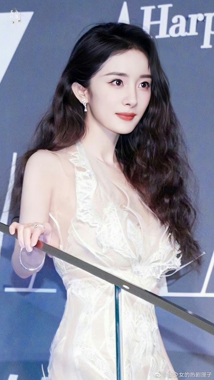 杨幂| 眼睛 我们幂幂的眼睛真的好漂亮!|杨幂|幂幂|狐狸_新浪新闻